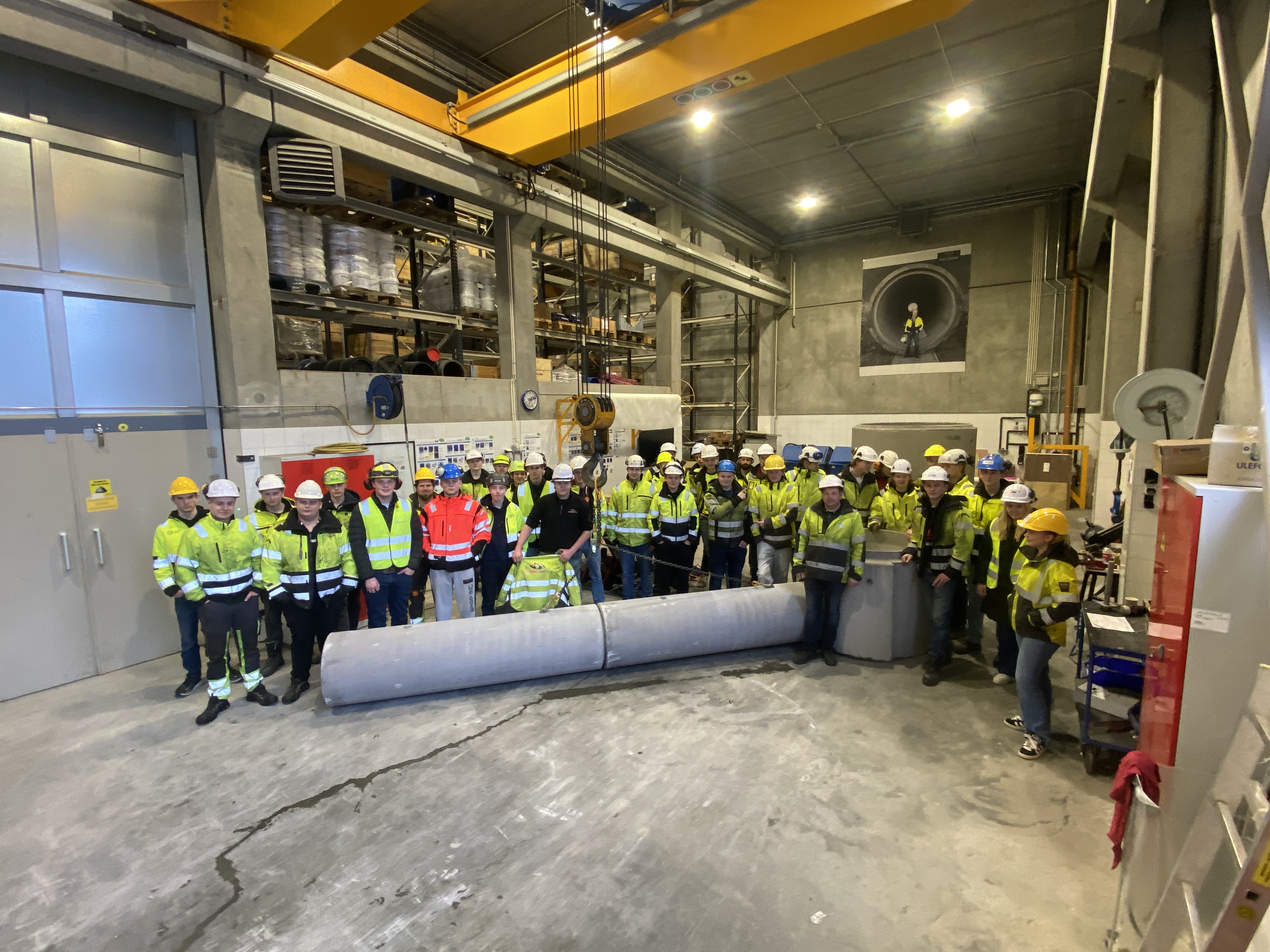 Leggekurs og fabrikkbesøk fra Re videregående skole